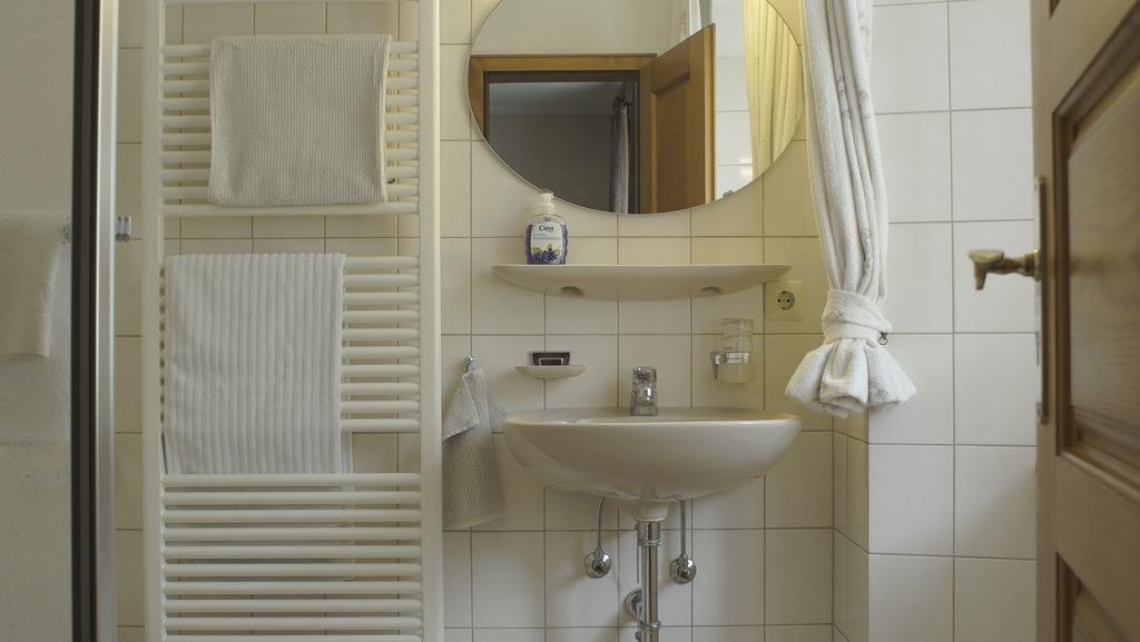 Faehrhaus Hotel ヴァルツフート＝ティンゲン 部屋 写真